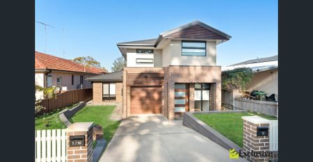 Beautifully presented in a Convenient Location - Photo 4