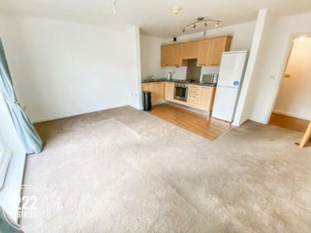 Dutton Court - Warrington - WA1 - Photo 5