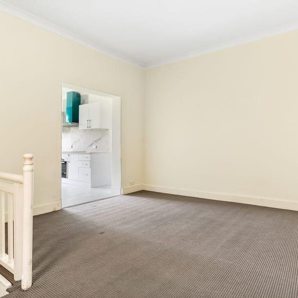 One bedroom apartment plus study in the heart of Woollahra Village - Photo 1