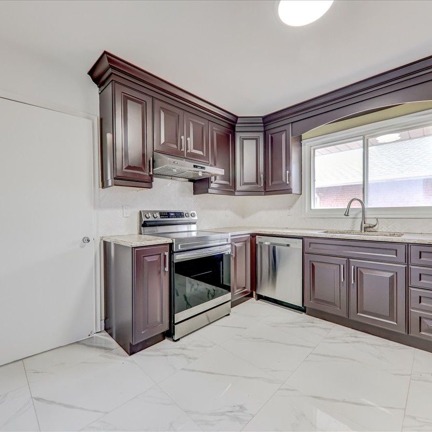 For Lease - 3 Annaree Drive Unit# Main, Toronto, Ontario - Photo 1