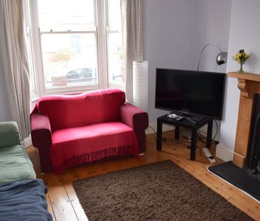 Double Room- Walk to Southmead Hospital - Photo 1