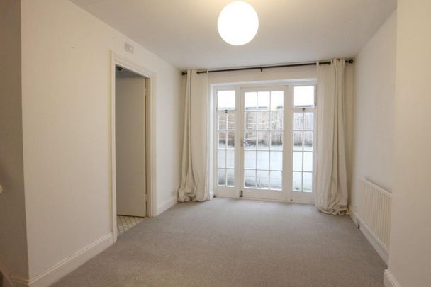 2 bedroom maisonette to rent - Photo 1