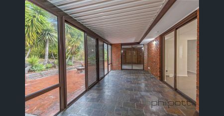 GREAT FAMILY HOME! - Photo 2