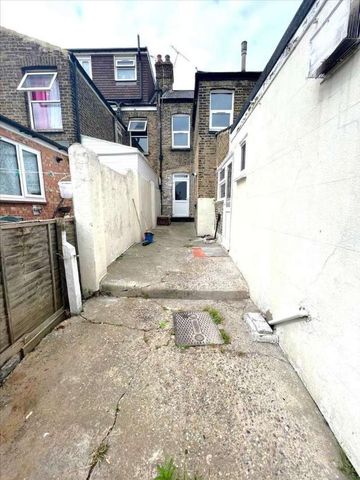 Norfolk Road, Gravesend, DA12 - Photo 3