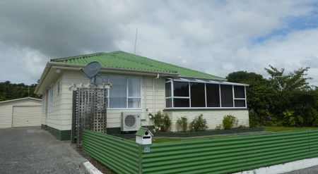 Two Bedroom plus Conservatory - Greymouth - Photo 5
