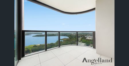 Magnificent Landmark Panoramas in Luxurious High-Floor Peninsula Apartment - Photo 2