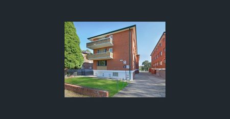 Renovated Ground Floor Unit - Photo 4