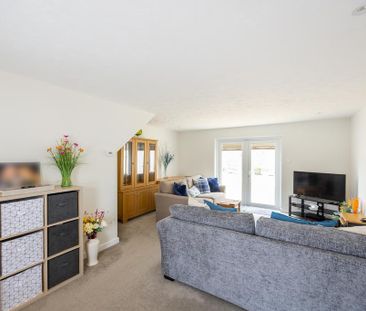 2 bedroom semi-detached house to rent - Photo 3