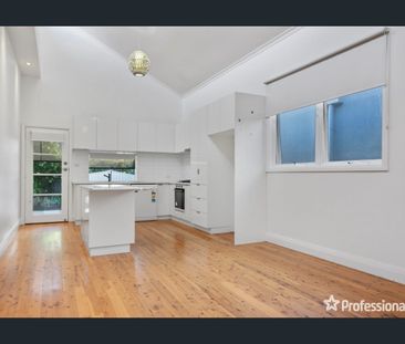 Executive style home - Photo 3