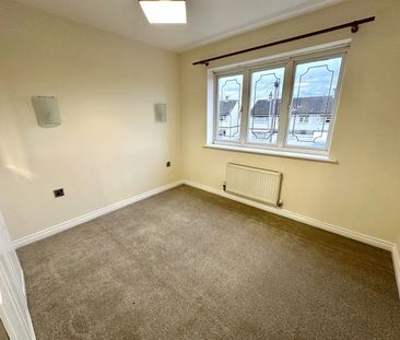 Semi-detached house to rent on - Photo 2