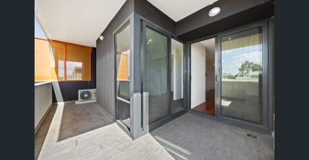 Modern Apartment Living with Exceptional Convenience - Photo 4