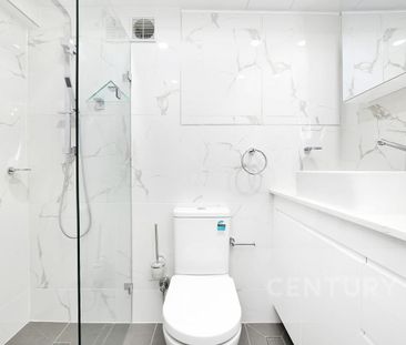 Stylish Renovated Studio in Prime CBD Location - Photo 2