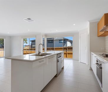 STUNNING 4 BED HOME - Photo 5