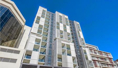 Chic One Bedroom Apartment in Convenient Location - Photo 5