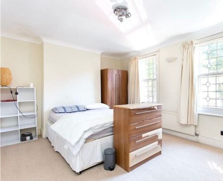 3 Bed Terraced House, Henshaw Street, SE17 - Photo 3