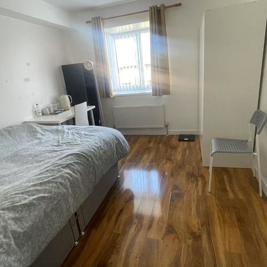 Room in a Shared Flat, Orphan Street, L7 - Photo 1