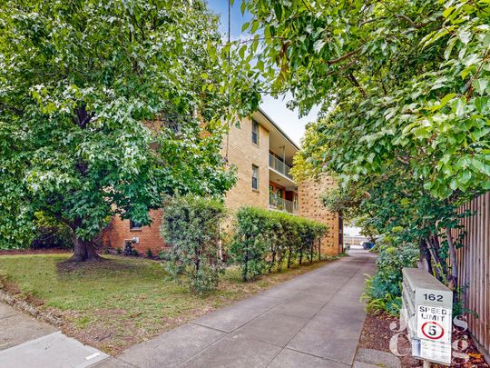 8/162 Barkers Road, Hawthorn - Photo 1