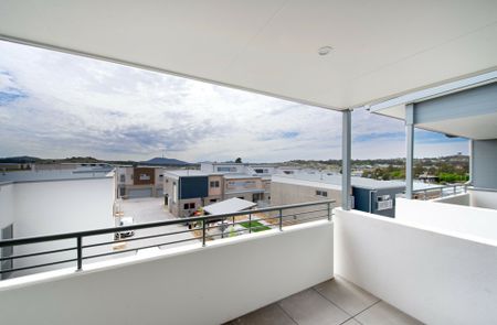 Top Floor Unit! - Photo 2