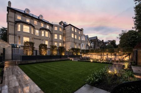 4 Bedroom Apartment - Photo 3