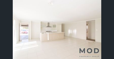 MUST SEE IN ELLENBROOK - Photo 4