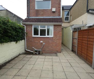 3 bedroom terraced house to rent - Photo 2