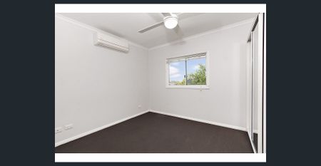 CONTEMPORARY LOW MAINTENANCE AIR-CONDITONED HOME - Photo 3