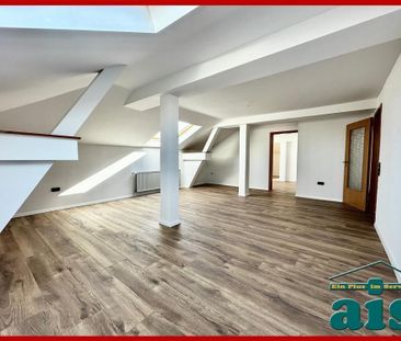 ais-GmbH bietet an: Renovierte 4 Zimmer Wohnung in der Südstadt. - Photo 6