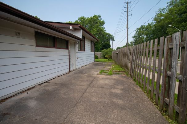 All Inclusive 3 Bedroom Main Unit In Niagara Falls - Photo 1