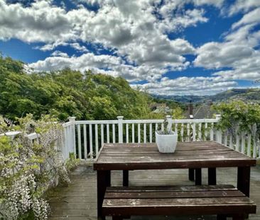 Poised and proud in Maori Hill - Photo 1