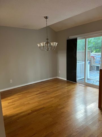 For Lease - 61 Rueter Street, Barrhaven, Ontario - Photo 4