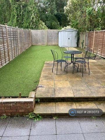 1 bedroom in a house share to rent - Photo 4