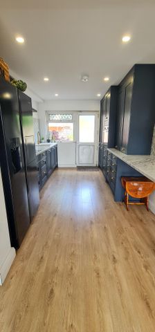 Heol Ffynnon, Loughor, SWANSEA - Photo 2