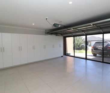 “Stunning Family Home in the Heart of Mt Atkinson Estate” - Photo 4