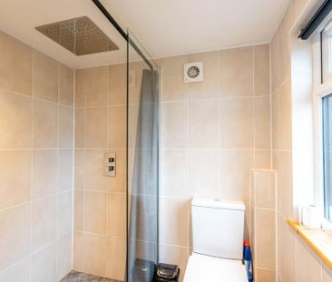 4 bedroom semi-detached house to rent - Photo 5