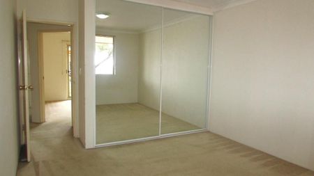 "SPACIOUS TWO BEDROOM UNIT WITH DOUBLE TANDEM GARAGE'' - Photo 4