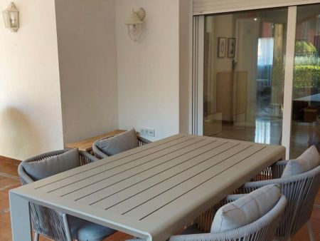 Luxury Apartment for rent in Marbella, Andalusia - Photo 5