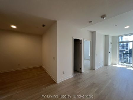 5105 Hurontario Street #409 - Photo 4