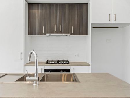 1 Week Free Rent!!! - Modern Comfort Meets Style – Spacious 3-Bed Townhouse in Deanside! - Photo 3