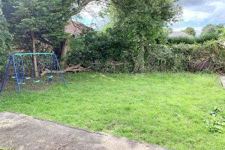 Lingfield Approach - Photo 5