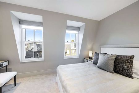 A beautifully designed four bedroom, three bathroom terrace house - Photo 3