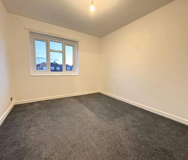 Semi-detached house to rent on - Photo 3