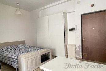 Студия возле метро Affori centro