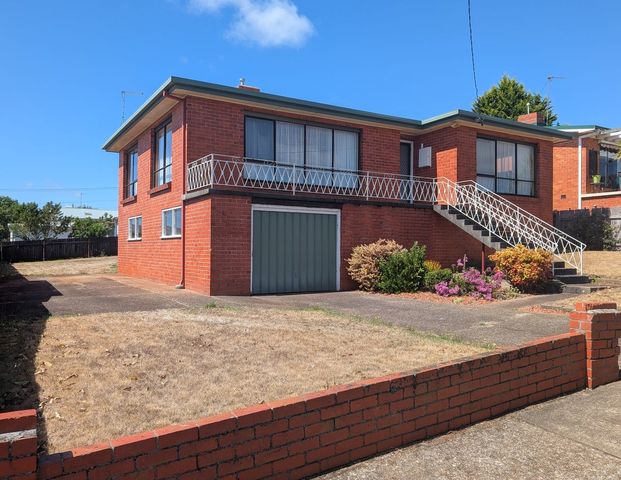 Solid 3 Bedroom Brick Home - Photo 1