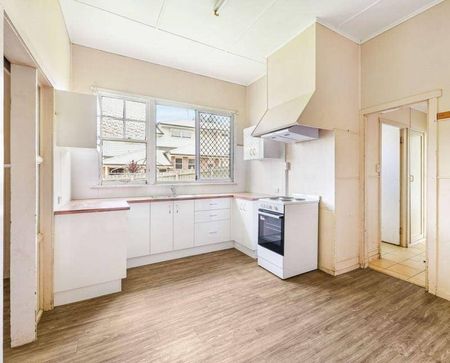 Newly Renovated Unit in the Heart of Toowoomba - Photo 2