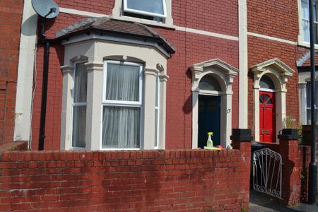 4 bedroom terraced house to rent - Photo 2