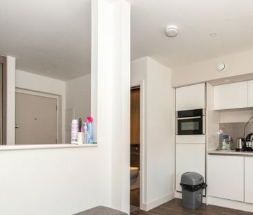 Studio to rent - Photo 1