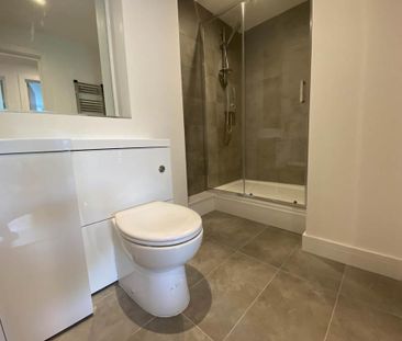 3 bedroom flat to rent - Photo 5