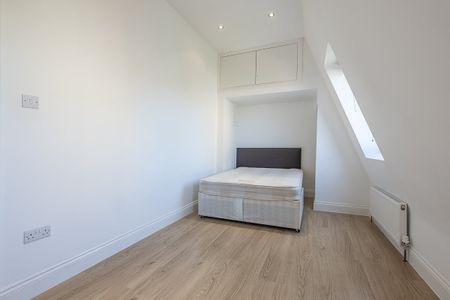 4 bedroom flat to rent - Photo 5