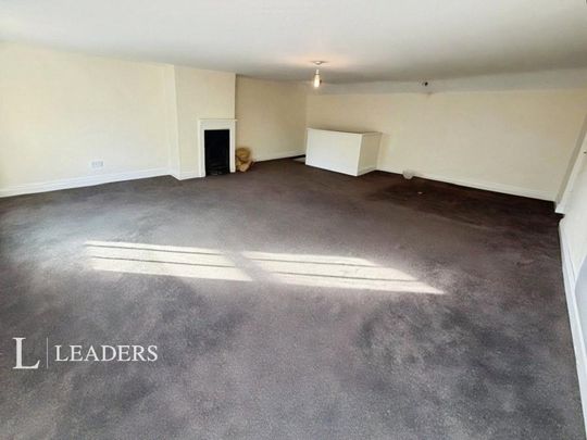 4 bedroom apartment to rent High Street, Chatteris, Cambridgeshire, PE16 - Photo 1