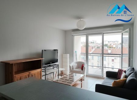 Location Appartement 3 pièces 57m² MARSEILLE 4ème - Photo 2